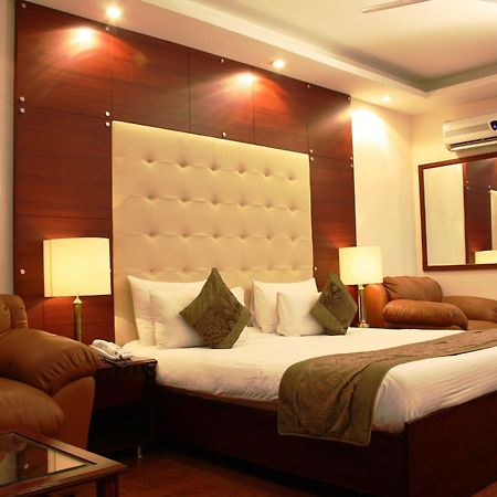 Oyo 367 Hotel Forest Green New Delhi Extérieur photo