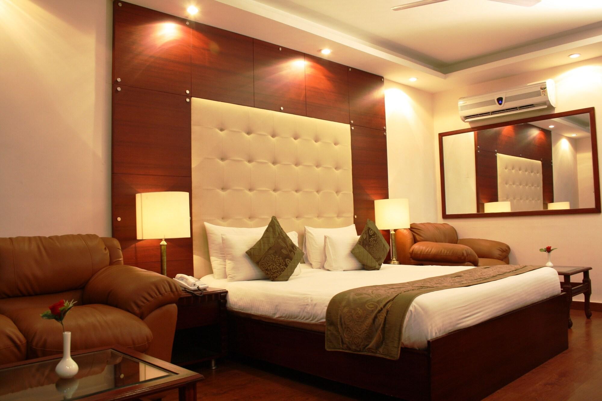 Oyo 367 Hotel Forest Green New Delhi Extérieur photo