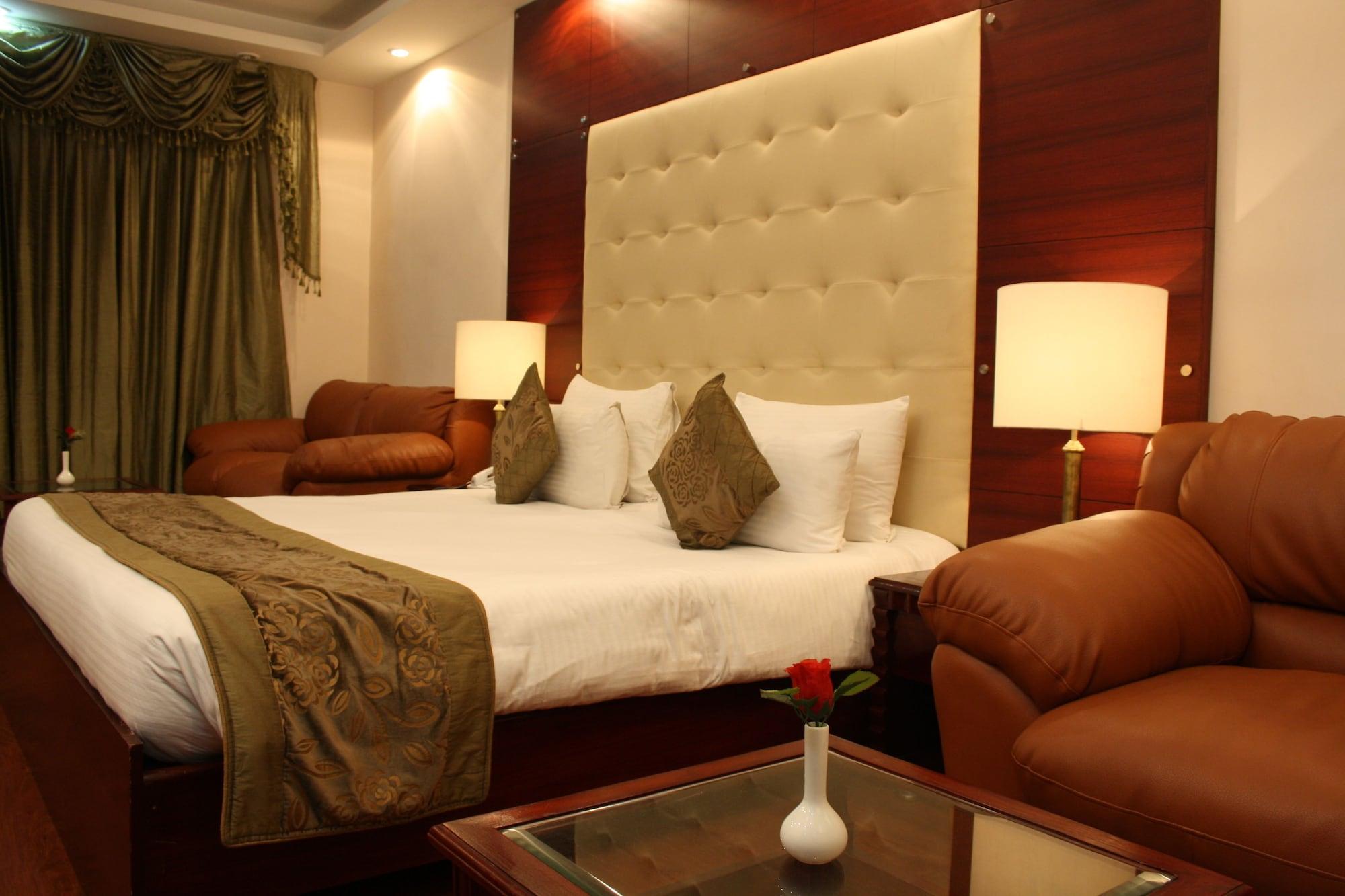 Oyo 367 Hotel Forest Green New Delhi Extérieur photo