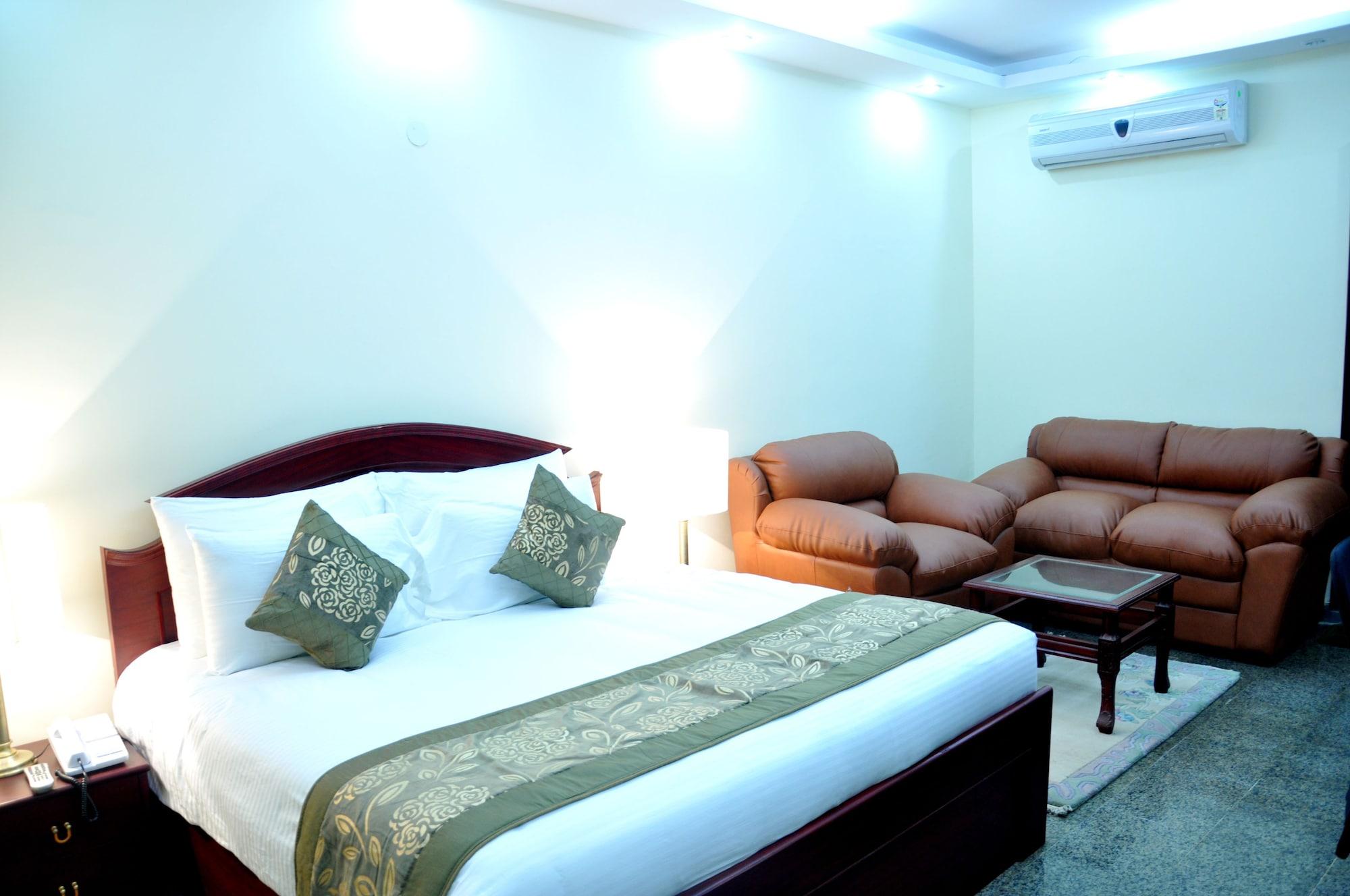 Oyo 367 Hotel Forest Green New Delhi Extérieur photo