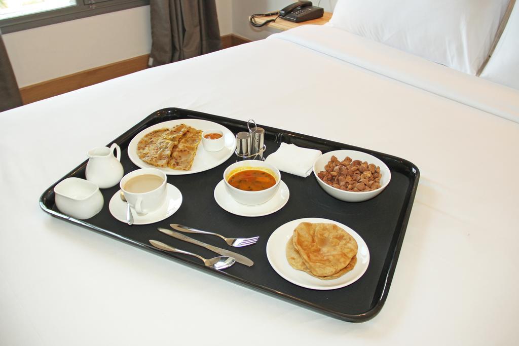 Oyo 367 Hotel Forest Green New Delhi Extérieur photo