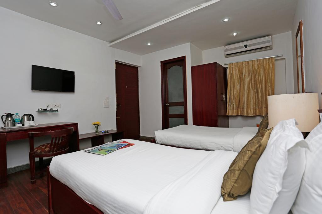 Oyo 367 Hotel Forest Green New Delhi Extérieur photo