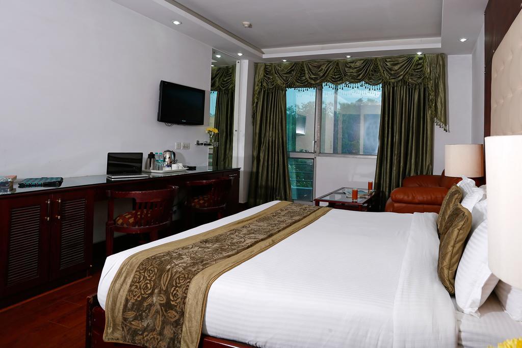 Oyo 367 Hotel Forest Green New Delhi Extérieur photo