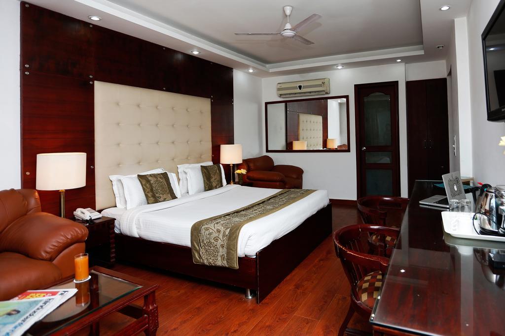 Oyo 367 Hotel Forest Green New Delhi Extérieur photo